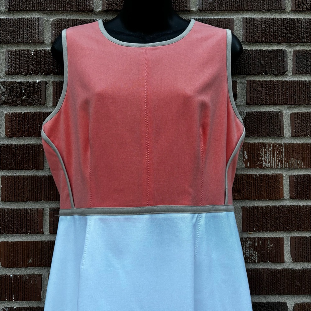 Calvin Klein Women's Sz 12 Sleeveless Colorblock Peach and white Sheath Dress - Picture 2 of 8